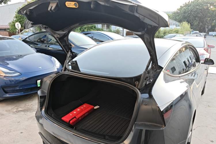 Used Tesla Model 3 2023 Rear-Wheel-Drive Version Trunk