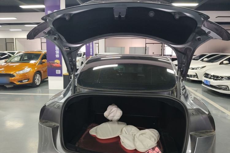Used Tesla Model 3 2023 Long-Range All-Wheel-Drive Version Trunk