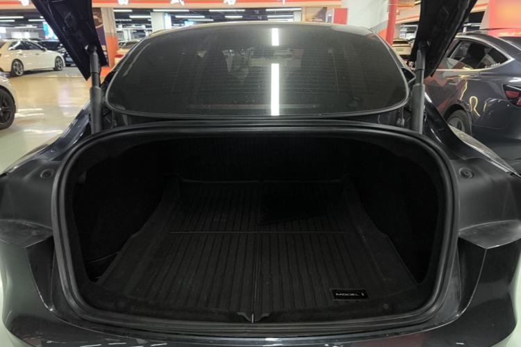 Used Tesla Model 3 2023 Long-Range All-Wheel-Drive Version Trunk