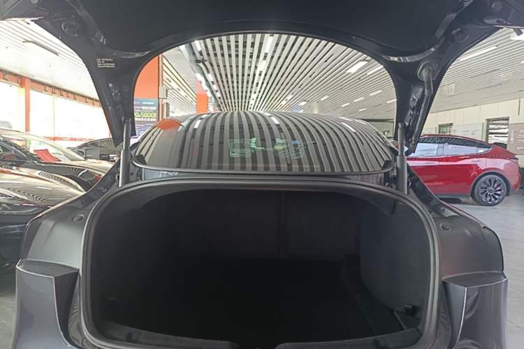 Used Tesla Model 3 2023 Rear-Wheel-Drive Version Trunk