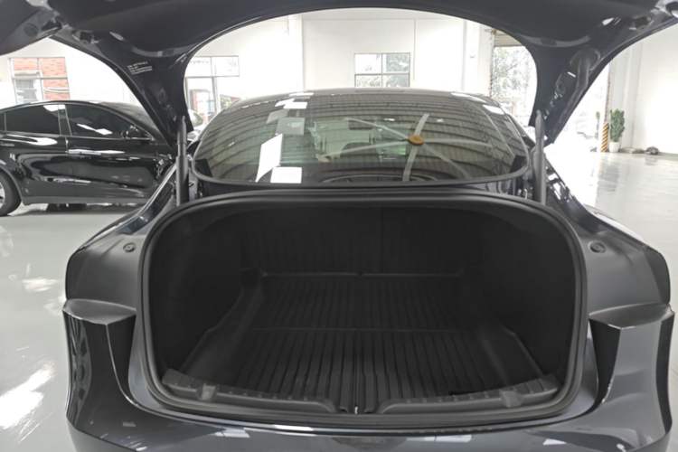 Used Tesla Model 3 2023 Rear-Wheel-Drive Version Trunk