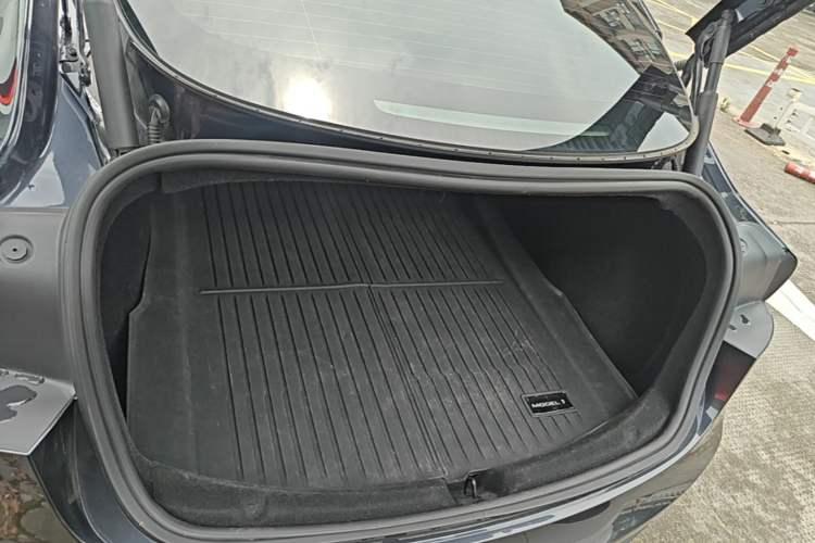Used Tesla Model 3 2023 Rear-Wheel-Drive Version Trunk