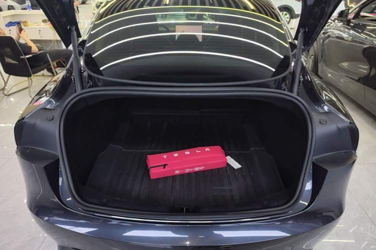 Used Tesla Model 3 2023 Rear-Wheel-Drive Version Trunk