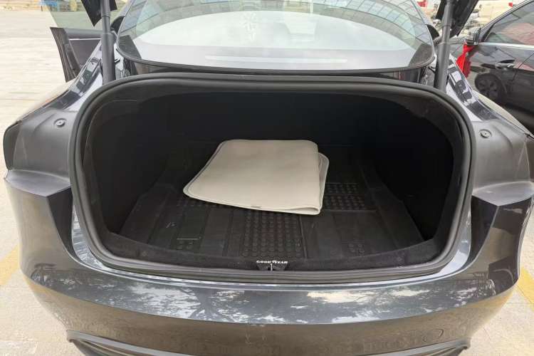 Used Tesla Model 3 2023 Long-Range All-Wheel-Drive Version Trunk