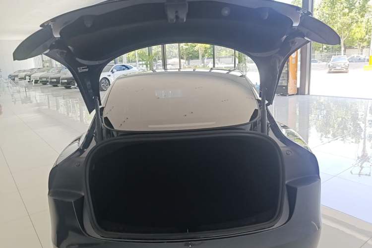 Used Tesla Model 3 2023 Rear-Wheel-Drive Version Trunk