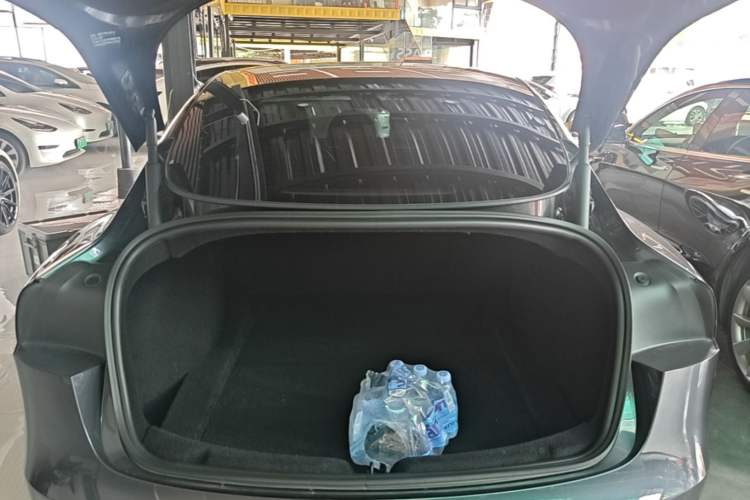 Used Tesla Model 3 2023 Long-Range All-Wheel-Drive Version Trunk