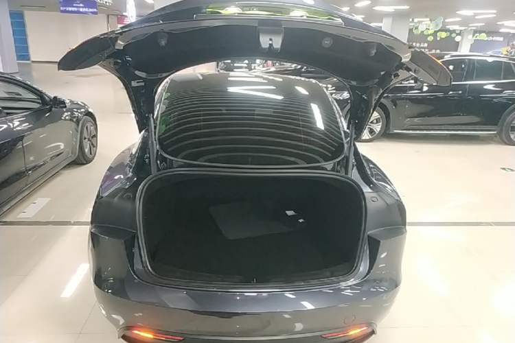 Used Tesla Model 3 2023 Rear-Wheel-Drive Version Trunk