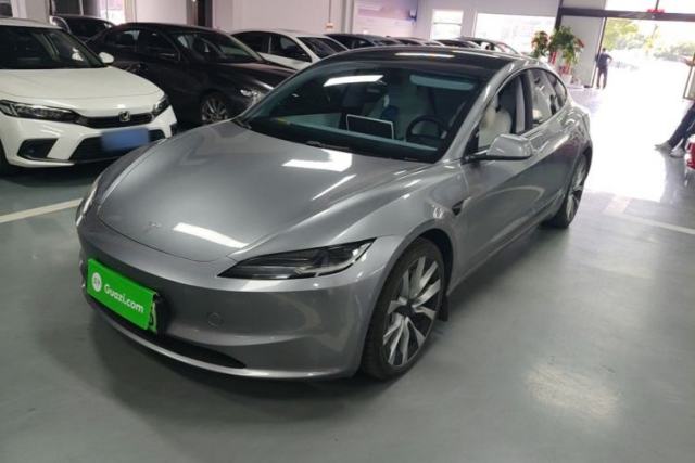Used Tesla Model 3 2023 Long-Range All-Wheel-Drive Version