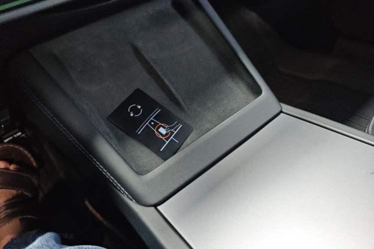 Used Tesla Model 3 2023 Rear-Wheel-Drive Version Vehicle Key