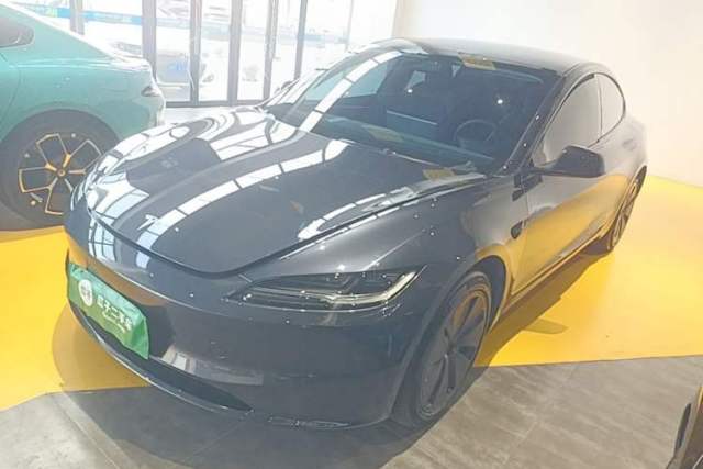 Ojetý Tesla Model 3 2023 Rear-Wheel-Drive Version
