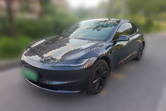 Ojetý Tesla Model 3 2023 Rear-Wheel-Drive Version