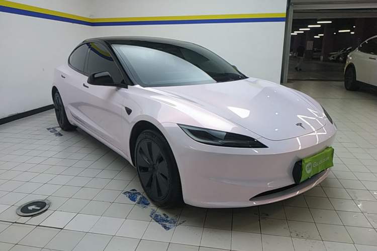 Used Tesla Model 3 2023 Rear-Wheel-Drive Version Front Right 45 Deg