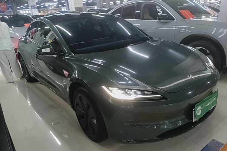 Used Tesla Model 3 2023 Rear-Wheel-Drive Version Front Right 45 Deg