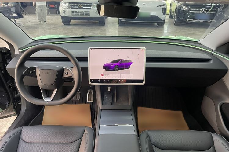 Used Tesla Model 3 2023 Rear-Wheel-Drive Version Interior 2