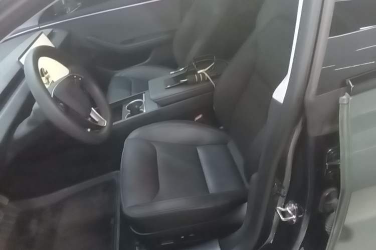 Used Tesla Model 3 2023 Rear-Wheel-Drive Version Left Front Seat