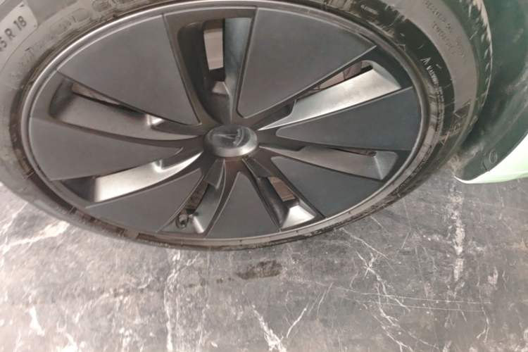 Used Tesla Model 3 2023 Rear-Wheel-Drive Version Left Front Wheel Hub