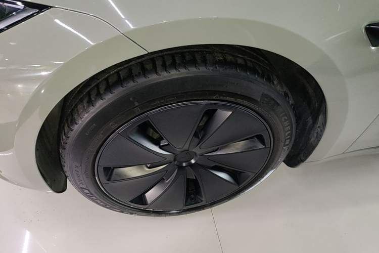 Used Tesla Model 3 2023 Rear-Wheel-Drive Version Left Front Wheel Hub