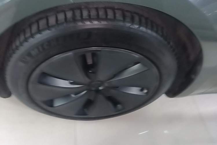 Used Tesla Model 3 2023 Rear-Wheel-Drive Version Left Front Wheel Hub