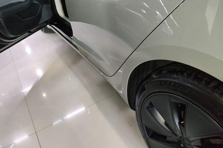 Used Tesla Model 3 2023 Rear-Wheel-Drive Version Left Side Sill