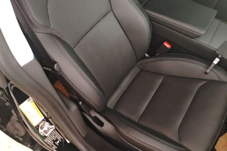 Used Tesla Model 3 2023 Rear-Wheel-Drive Version Right Front Seat