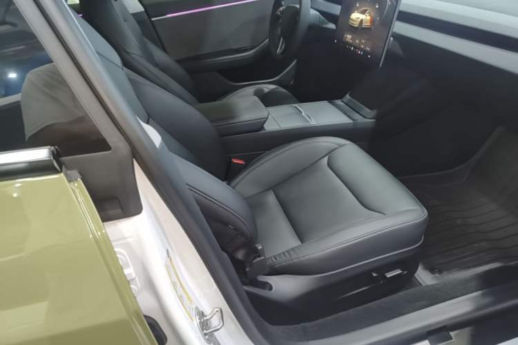 Used Tesla Model 3 2023 Rear-Wheel-Drive Version Right Front Seat