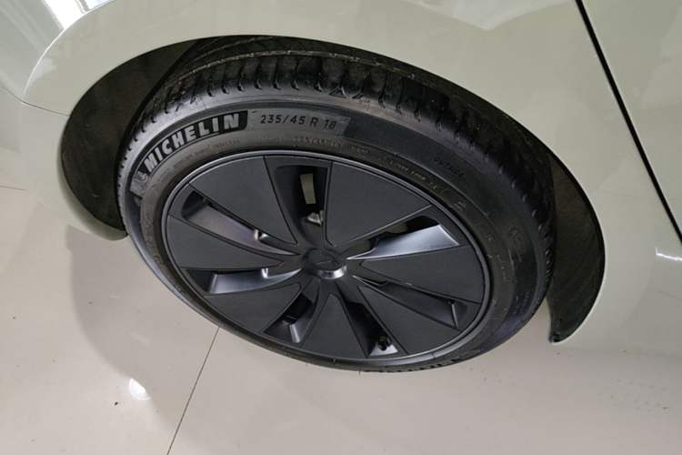 Used Tesla Model 3 2023 Rear-Wheel-Drive Version Right Rear Wheel Hub
