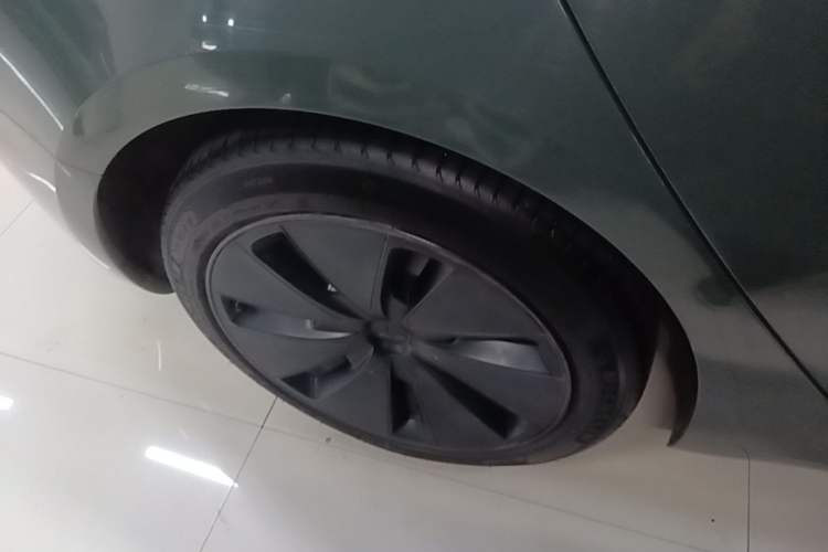 Used Tesla Model 3 2023 Rear-Wheel-Drive Version Right Rear Wheel Hub