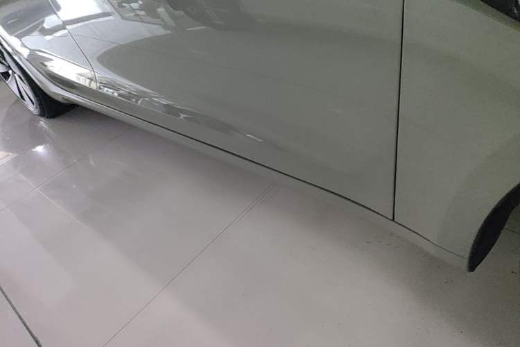 Used Tesla Model 3 2023 Rear-Wheel-Drive Version Right Side Sill