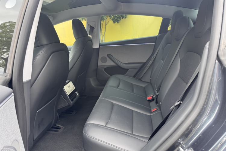 Used Tesla Model 3 2023 Rear-Wheel-Drive Version Interior 3