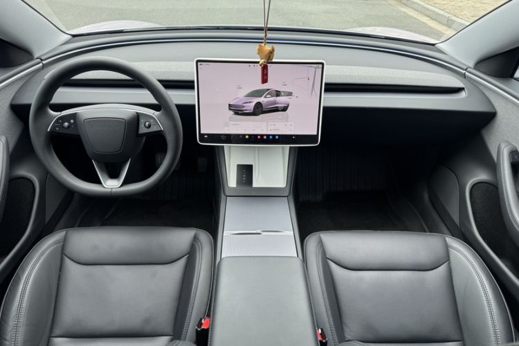 Used Tesla Model 3 2023 Rear-Wheel-Drive Version Interior 4