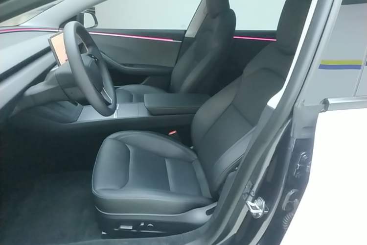 Used Tesla Model 3 2023 Rear-Wheel-Drive Version Left Front Seat