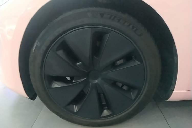 Used Tesla Model 3 2023 Rear-Wheel-Drive Version Left Front Wheel Hub