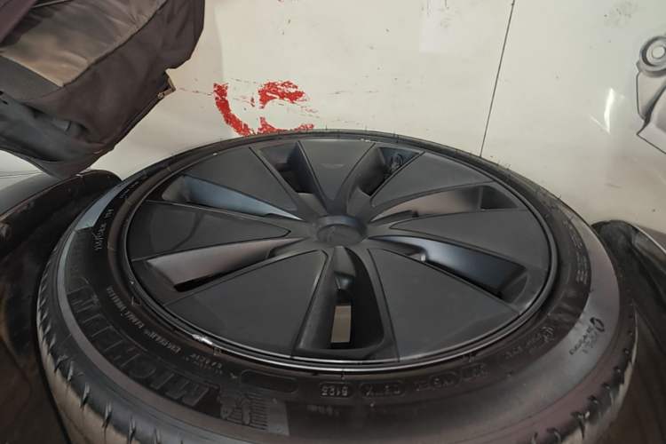 Used Tesla Model 3 2023 Rear-Wheel-Drive Version Left Front Wheel Hub