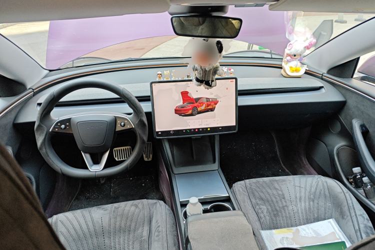 Used Tesla Model 3 2023 Long-Range All-Wheel-Drive Version Center Console