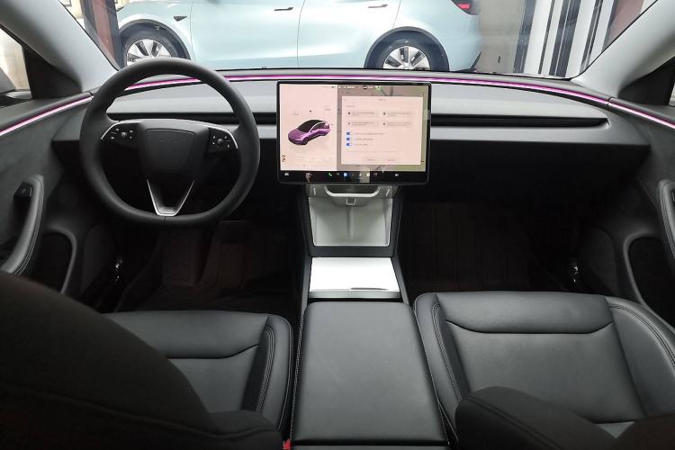 Used Tesla Model 3 2023 Long-Range All-Wheel-Drive Version Center Console