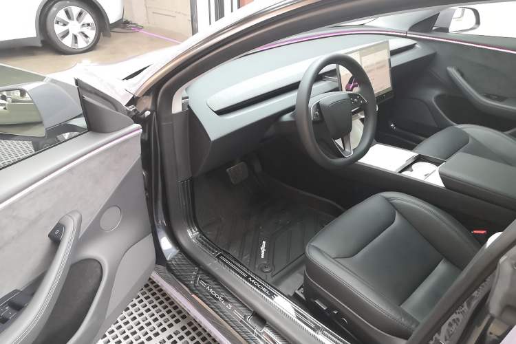 Used Tesla Model 3 2023 Long-Range All-Wheel-Drive Version Driver Seat