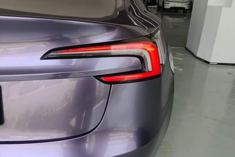 Used Tesla Model 3 2023 Rear-Wheel-Drive Version Exterior 3