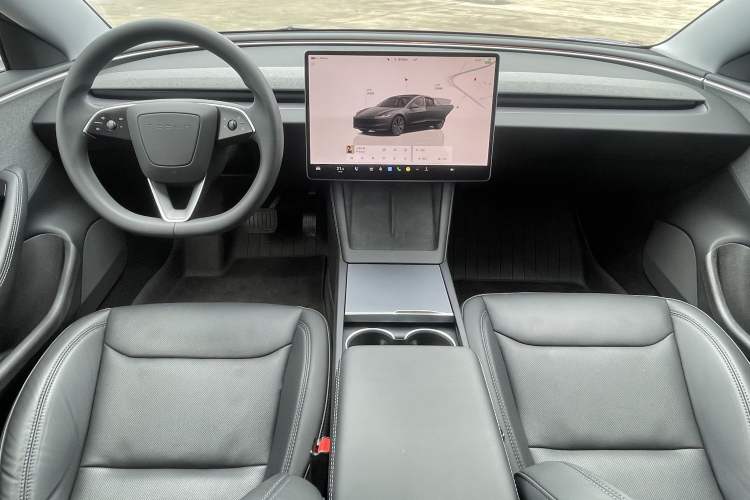 Used Tesla Model 3 2023 Rear-Wheel-Drive Version Interior 3