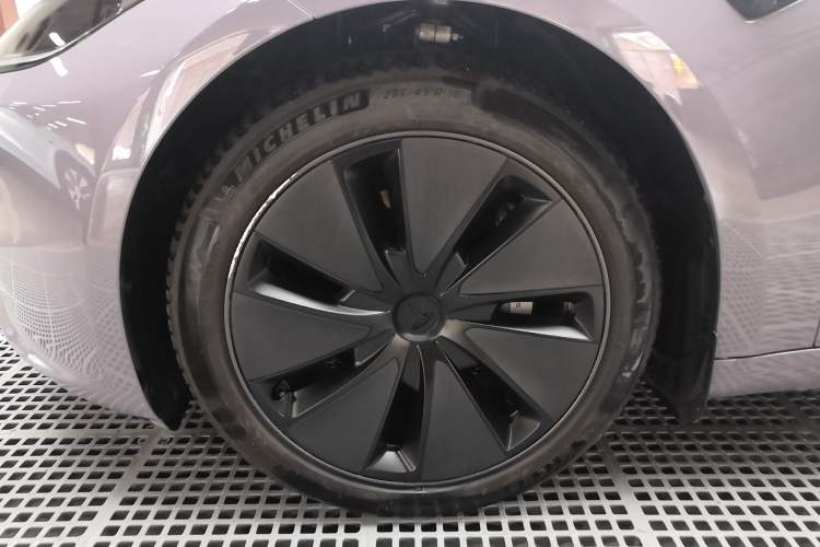 Used Tesla Model 3 2023 Long-Range All-Wheel-Drive Version Left Front Wheel Hub