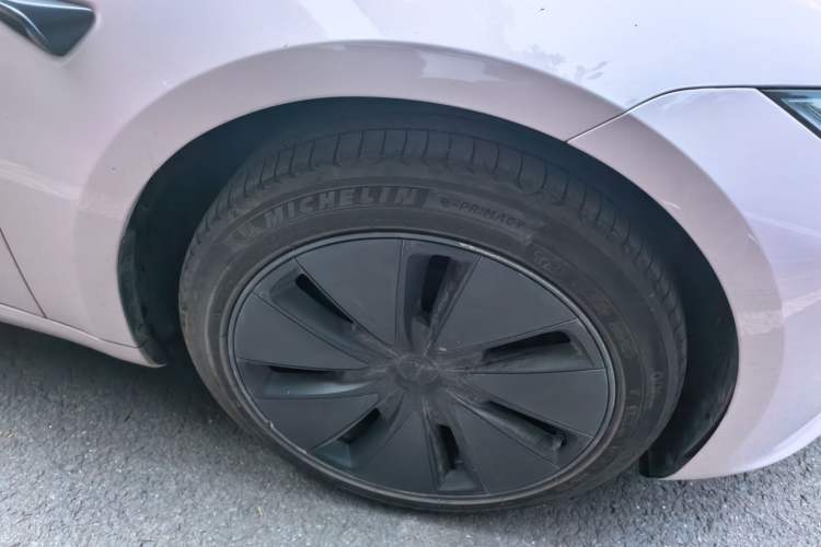 Used Tesla Model 3 2023 Rear-Wheel-Drive Version Right Front Wheel Hub