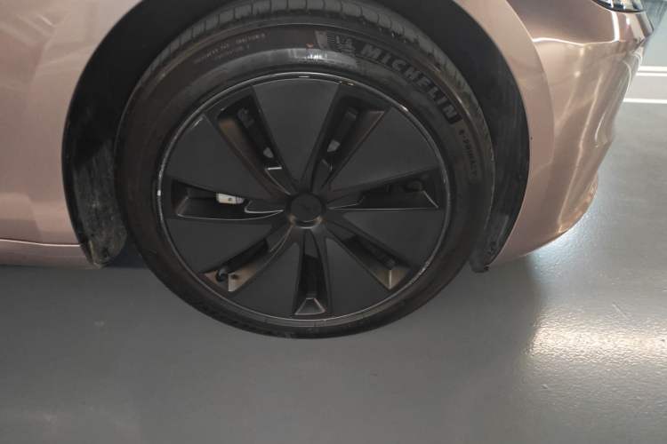 Used Tesla Model 3 2023 Rear-Wheel-Drive Version Right Front Wheel Hub