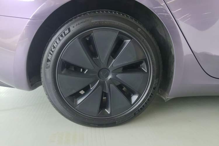Used Tesla Model 3 2023 Rear-Wheel-Drive Version Right Rear Wheel Hub