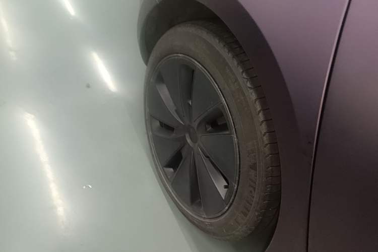 Used Tesla Model 3 2023 Rear-Wheel-Drive Version Right Rear Wheel Hub