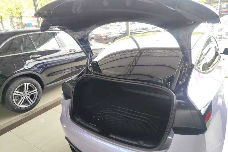Used Tesla Model 3 2023 Long-Range All-Wheel-Drive Version Trunk
