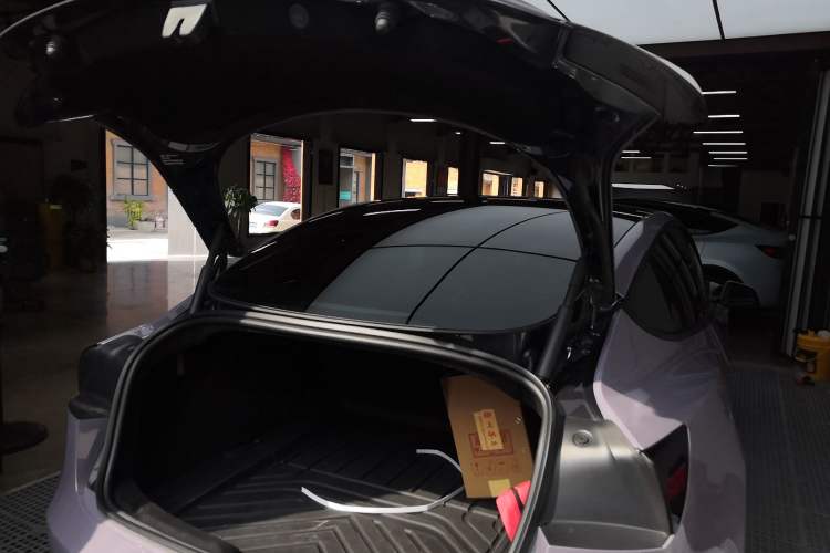 Used Tesla Model 3 2023 Long-Range All-Wheel-Drive Version Trunk