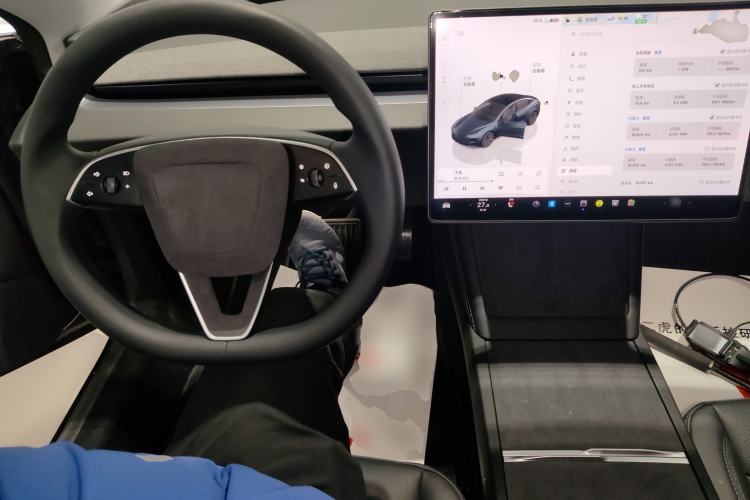 Used Tesla Model 3 2023 Long-Range All-Wheel-Drive Version Center Console