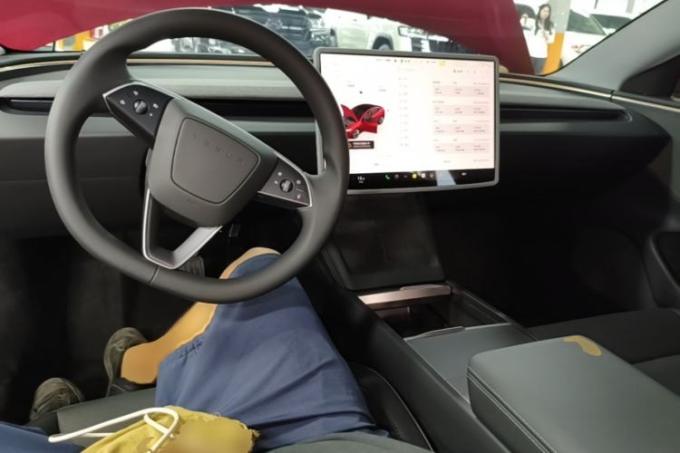 Used Tesla Model 3 2023 Rear-Wheel-Drive Version Center Console