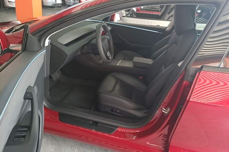 Used Tesla Model 3 2023 Long-Range All-Wheel-Drive Version Driver Seat