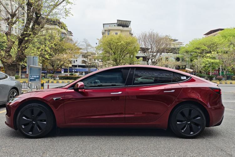 Used Tesla Model 3 2023 Rear-Wheel-Drive Version Exterior 2