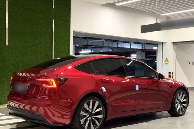 Used Tesla Model 3 2023 Rear-Wheel-Drive Version Exterior 2